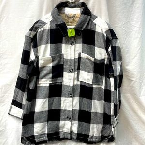 NEW!!! Serra thick two pockets button down shirt/coat  men sz M